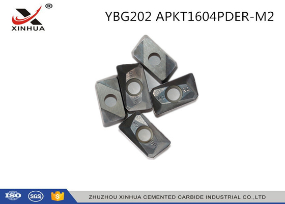China Indexierbarer Hartmetalleinsatz-Prägeeinsätze YBG202 APKT1604 für metallschneidendes usine